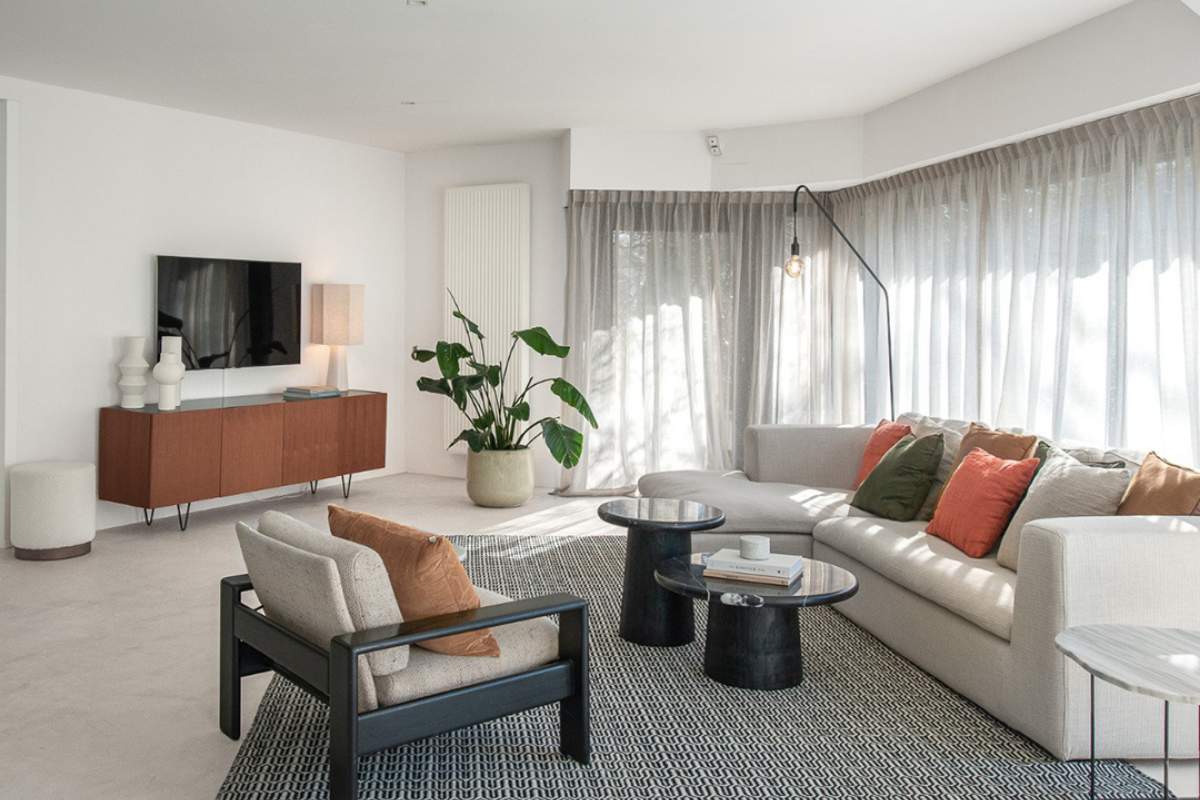 Binnenkijken: Furnified meubels in een architecturale seventies villa.