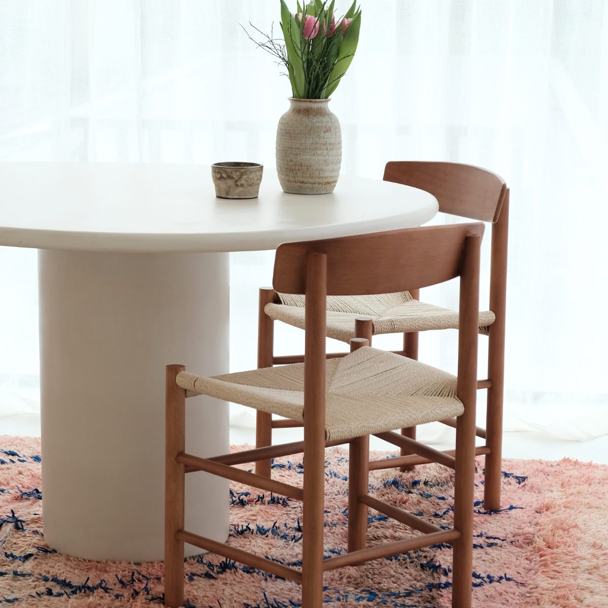 gien-eetkamerstoel-in-een-eetkamer2