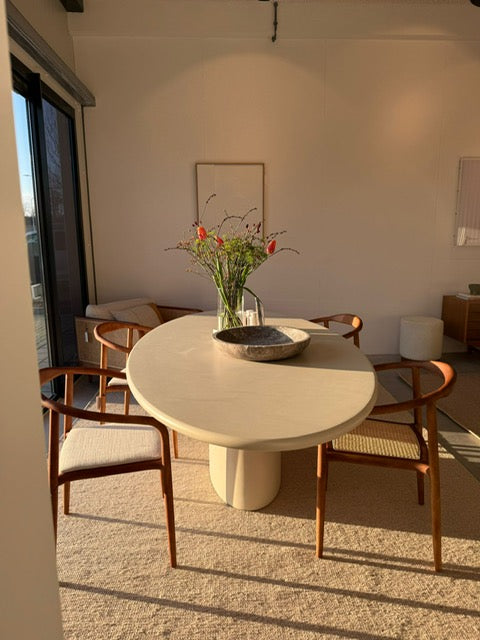 MicroSkin en StoneSkin tafels in onze showroom in Naarden