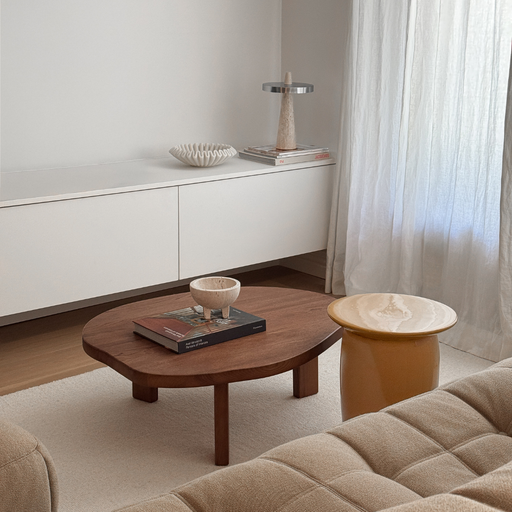 salontafel-eden-organisch-vorm-donkerwalnoot-groot-furnified-sfeerbeeld.ALT